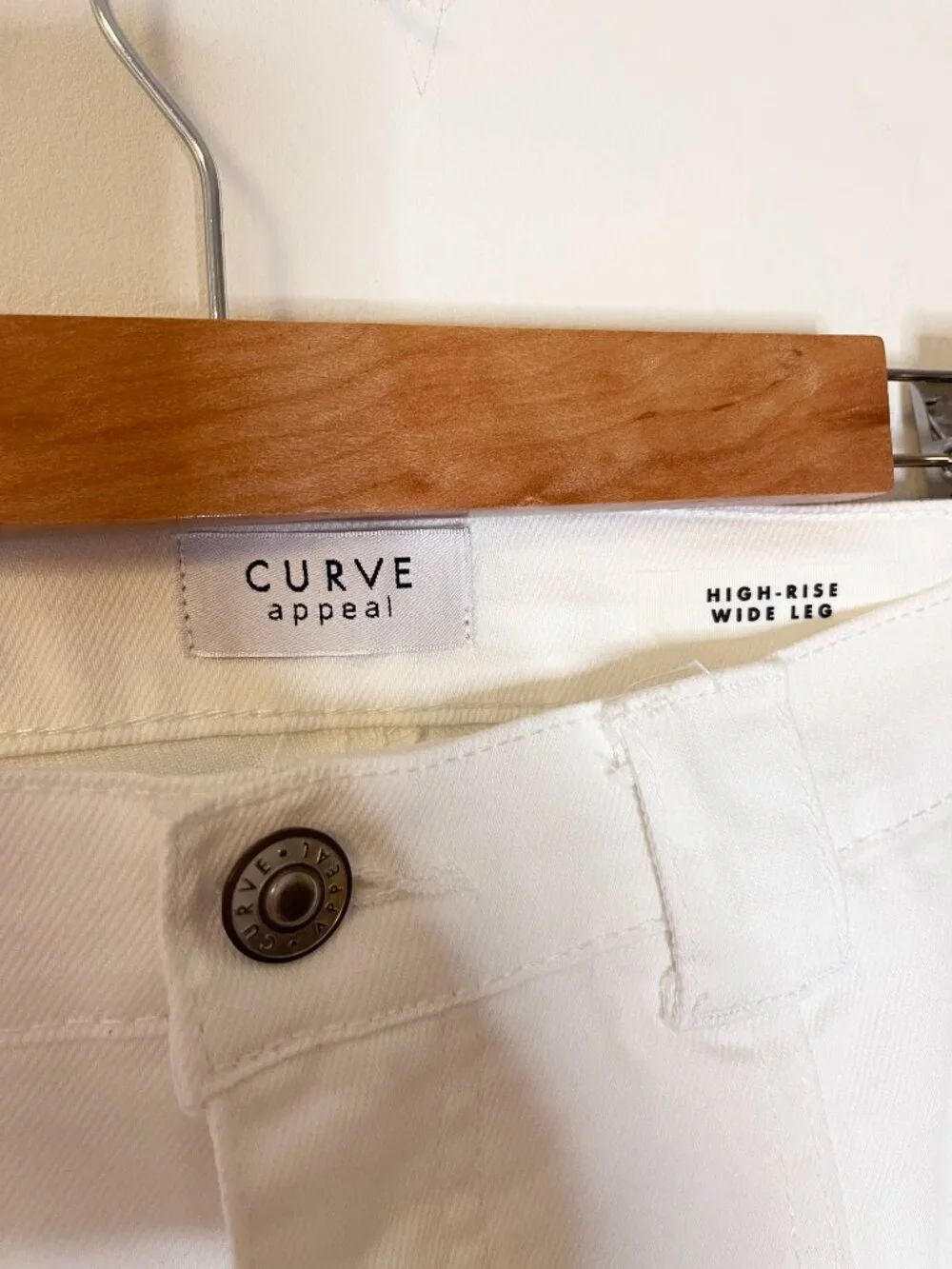 Curve Appeal White High Rise Wide Leg Crop Jeans Women's Size 10/30 Stretch